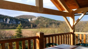 Гостиница Paysannerie des Versanes - Chambres et gîte  Тур-Де-Фор